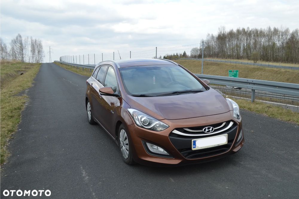 Hyundai i30 blue Kombi 1.6 CRDi Classic - 5
