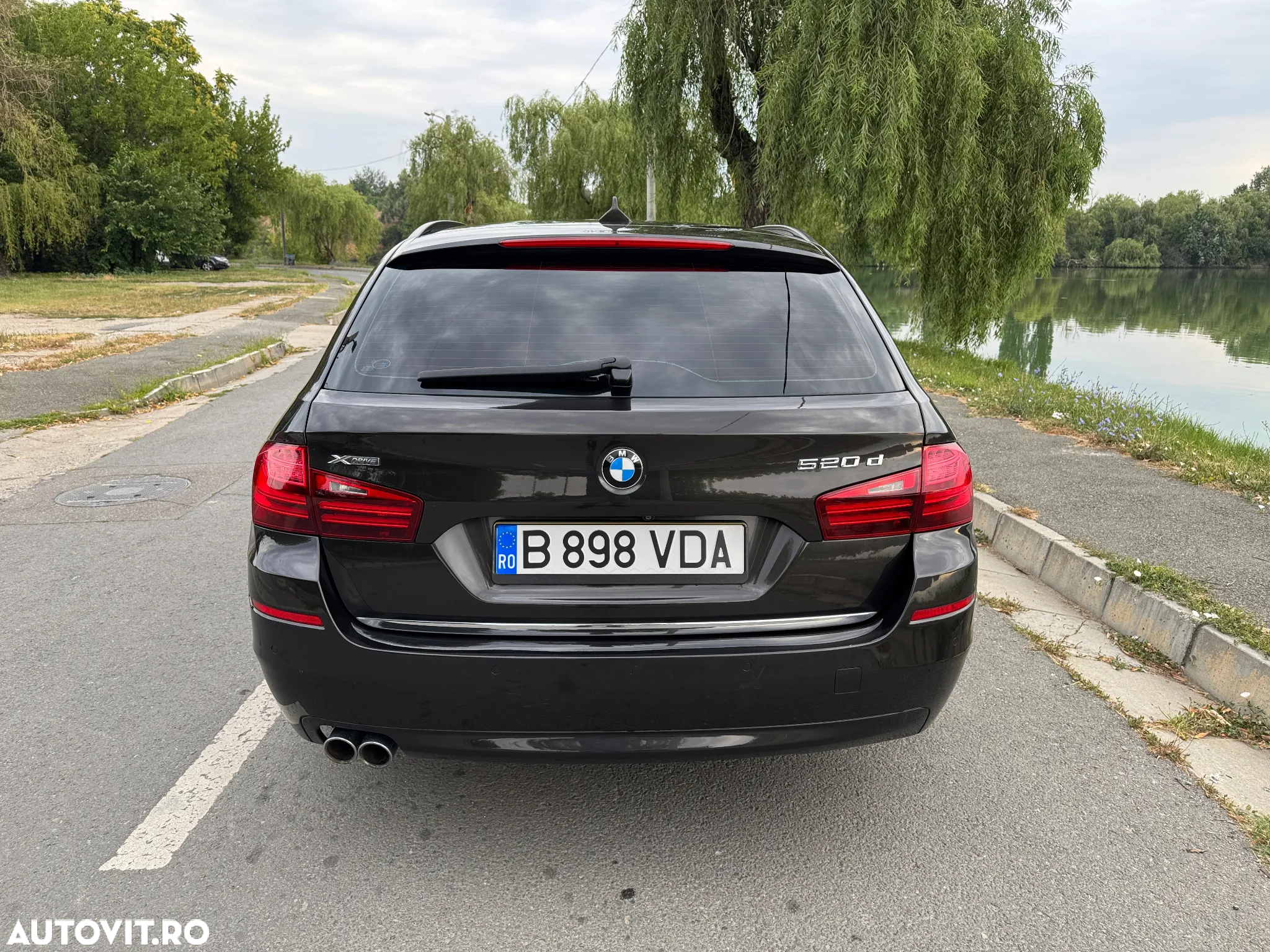 BMW Seria 5 520d xDrive - 28