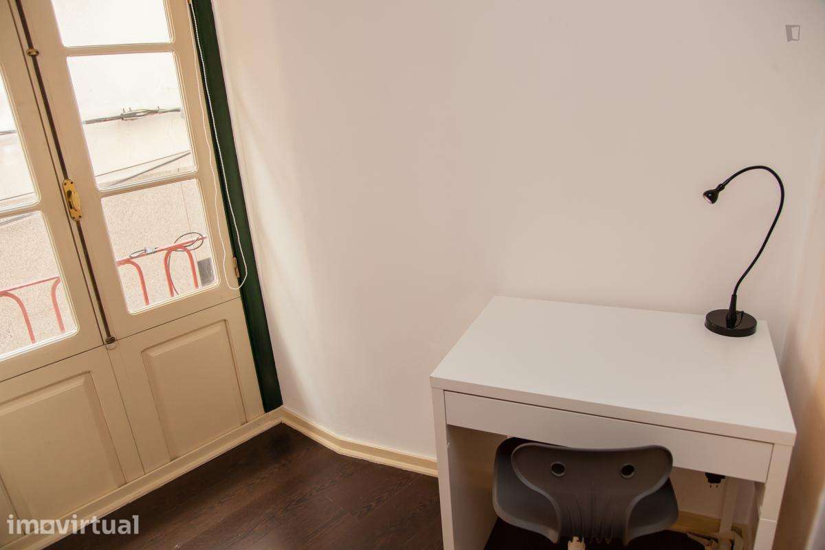 Quarto - localizado em Baixa Coimbra - Grande imagem: 5/16