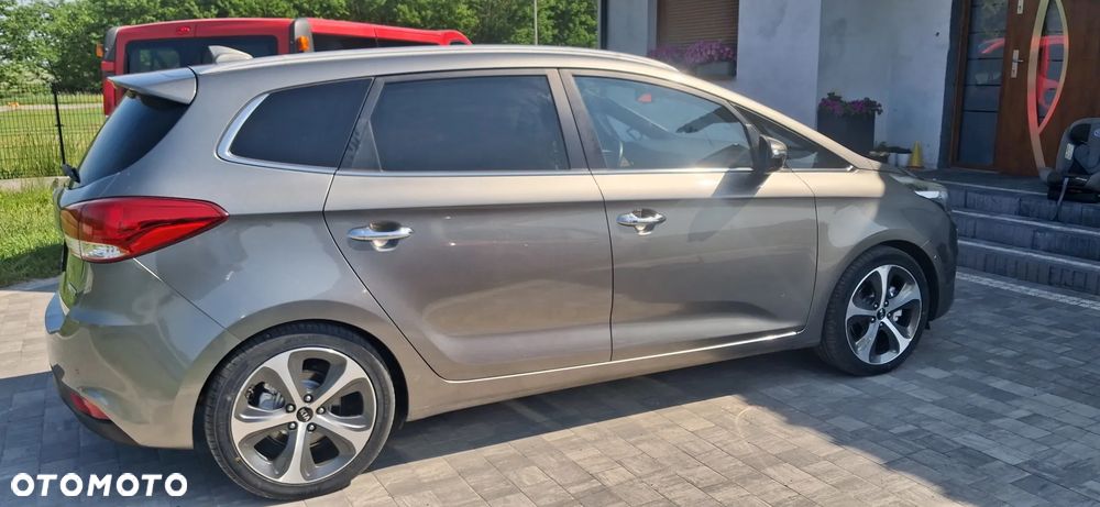 Kia Carens 1.7 CRDi 141 ISG UEFA EURO 2016 - 3