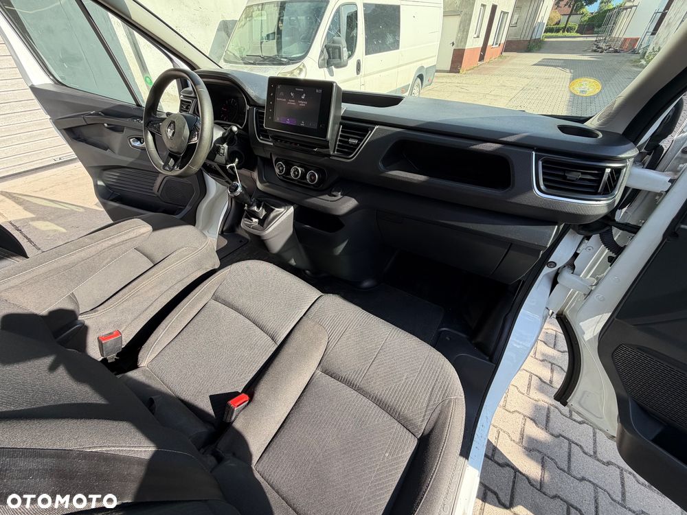 Renault TRAFIC BOGATA WERSJA!! Martwe pole, Park Assist, NAWIGACJA KLIMATYZACJA TEMPOMAT, świeżo sprowadzony, OKAZJA !!!! - 5
