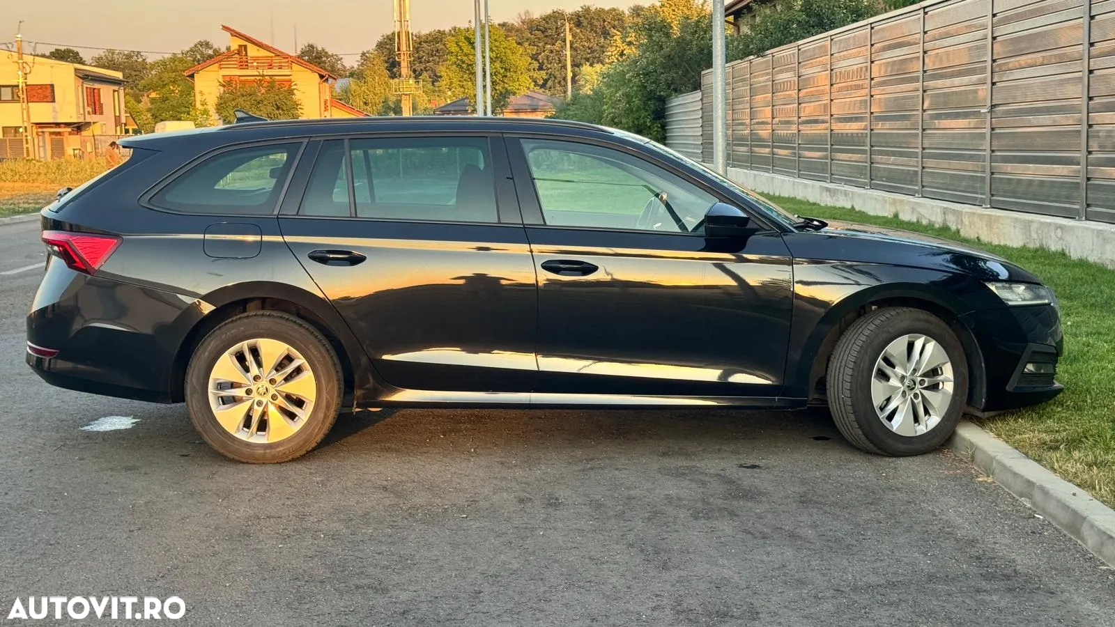 Skoda Octavia Combi 2.0 TDI DSG First Edition - 16