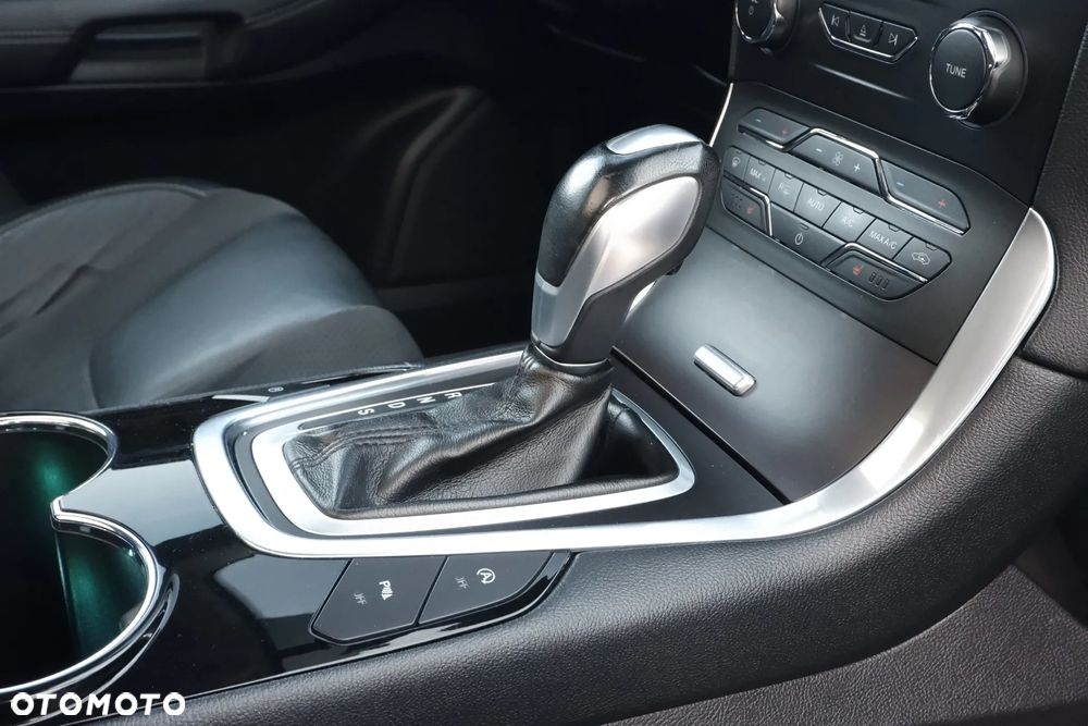 Ford S-Max 2.0 TDCi 4WD Titanium PowerShift - 7