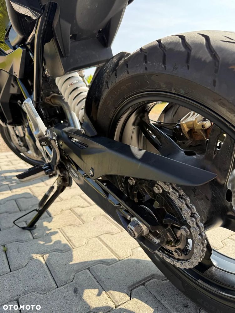 BMW G - 10