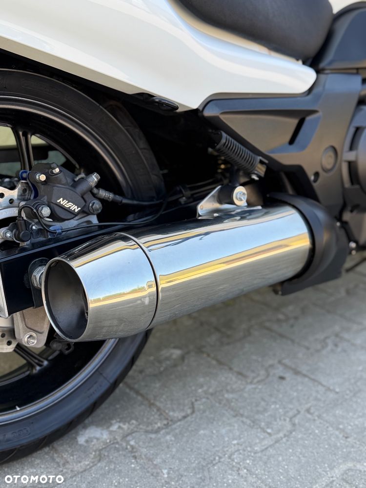 Honda CTX - 15