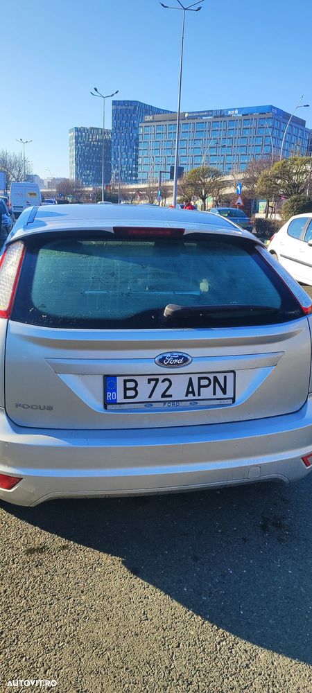 Ford Focus 1.6i Titanium - 4
