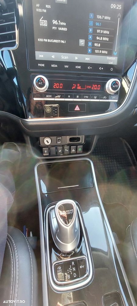 Mitsubishi Outlander - 14