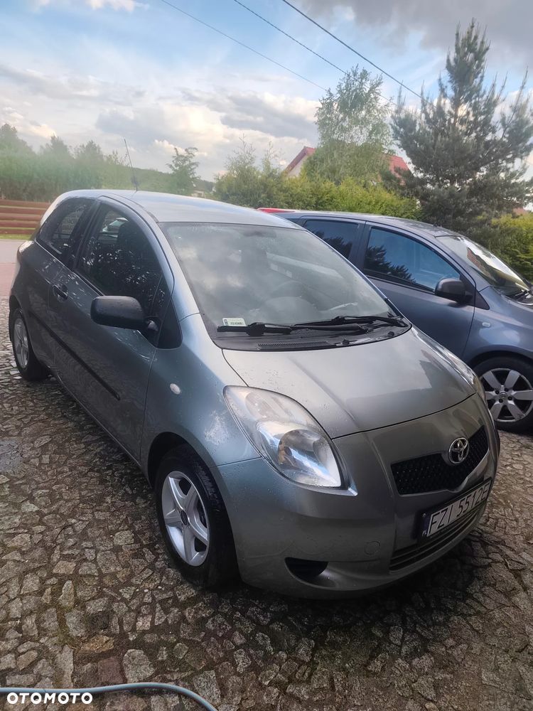 Toyota Yaris 1.0 Luna A/C - 3
