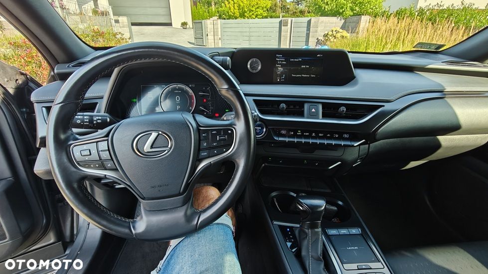 Lexus UX 250h Elegance 2WD - 11