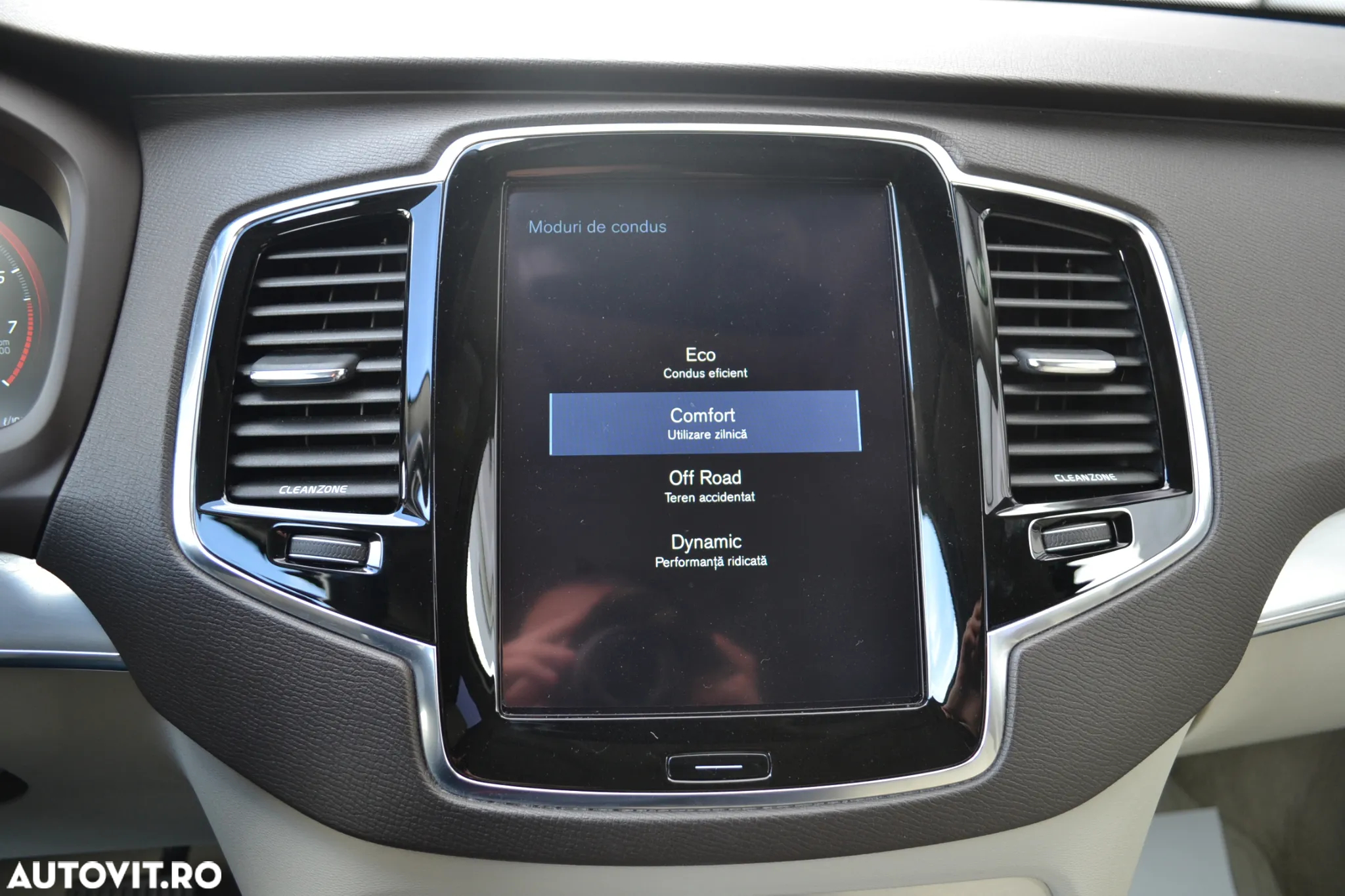 Volvo XC 90 T6 AWD Momentum - 24