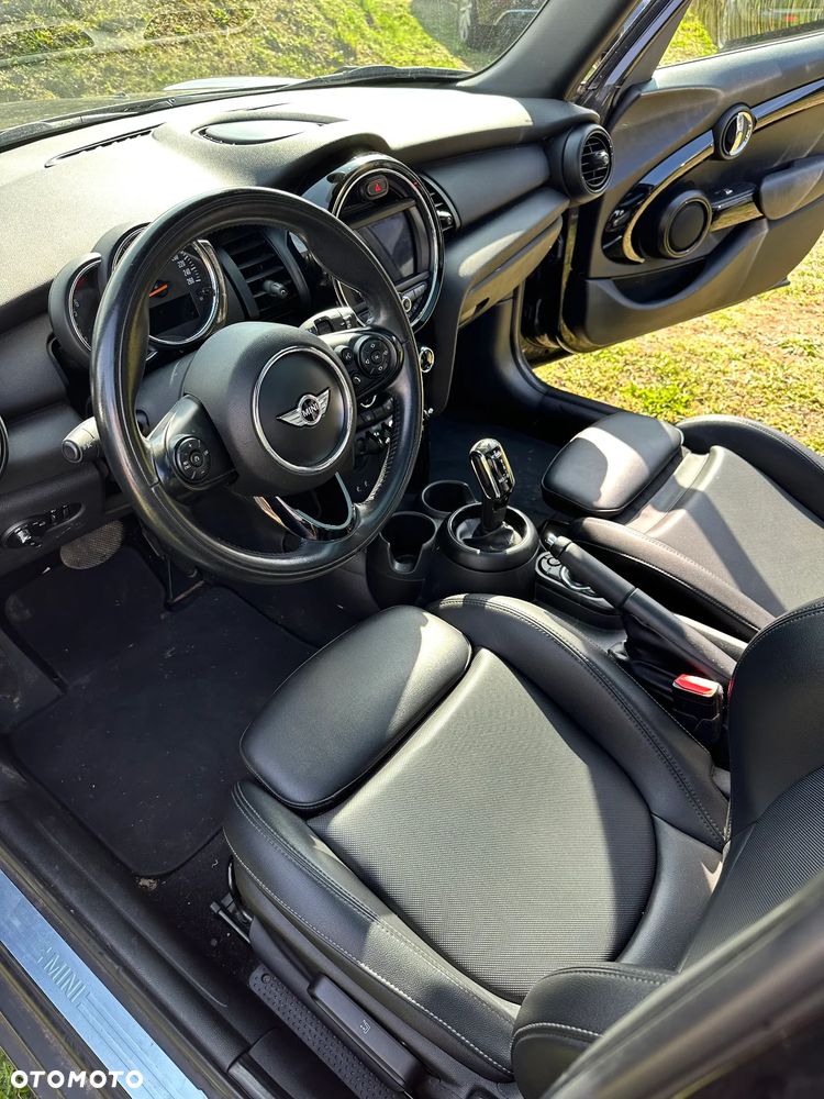 MINI ONE Essential Trim - 13