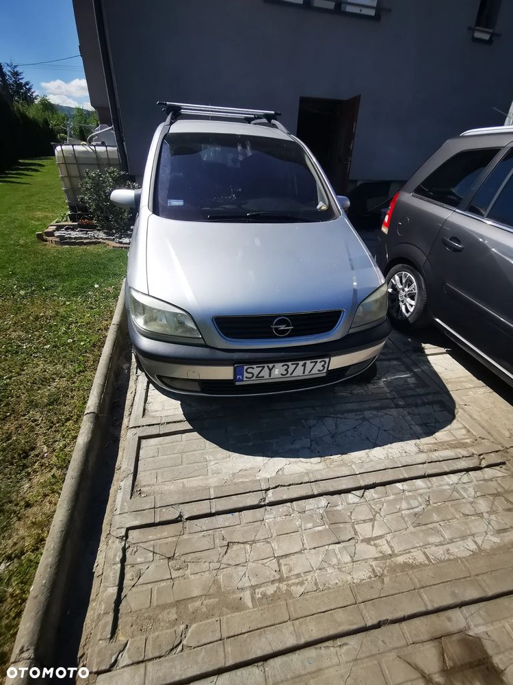 Opel Zafira 1.8 16V Comfort - 2