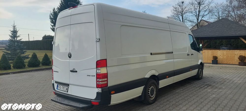 Mercedes-Benz Sprinter - 4