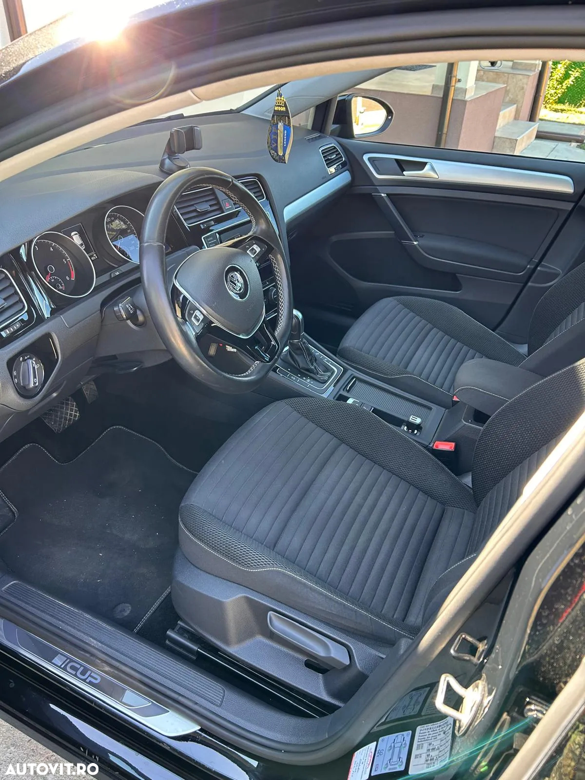 Volkswagen Golf 1.6 TDI BlueMotion Technology DSG Comfortline - 3