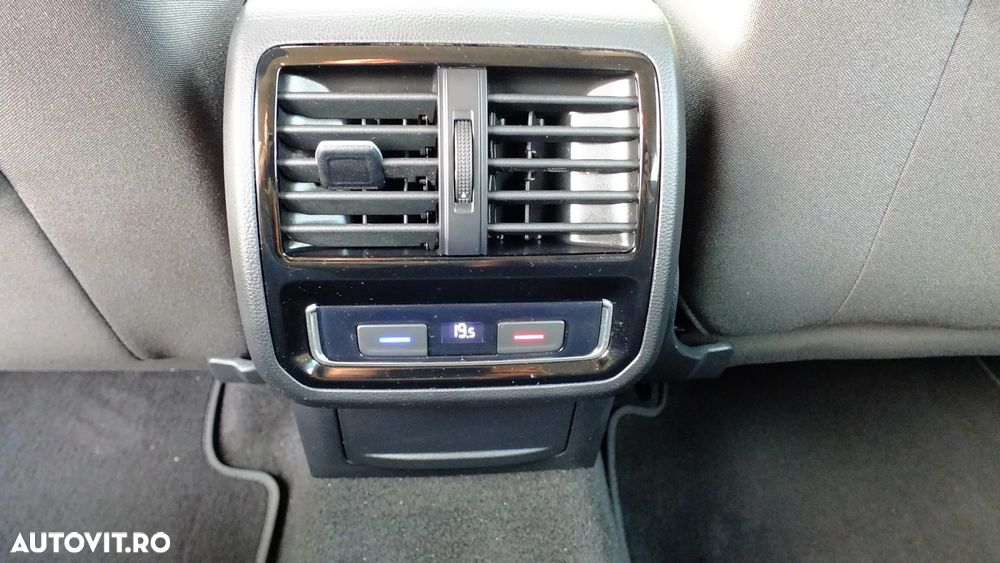Volkswagen Passat Variant 2.0 TDI SCR DSG BlueMotion Comfortline - 22