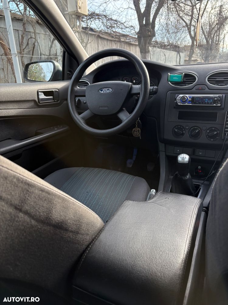 Ford Focus 1.6i 16V - 10