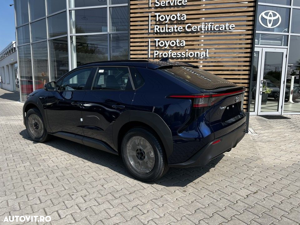 Toyota BZ4X 150 KW FWD (4x2) Dynamic - 6