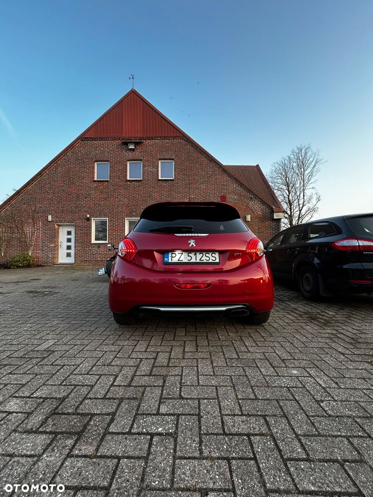 Peugeot 208 GTI 200 THP - 15