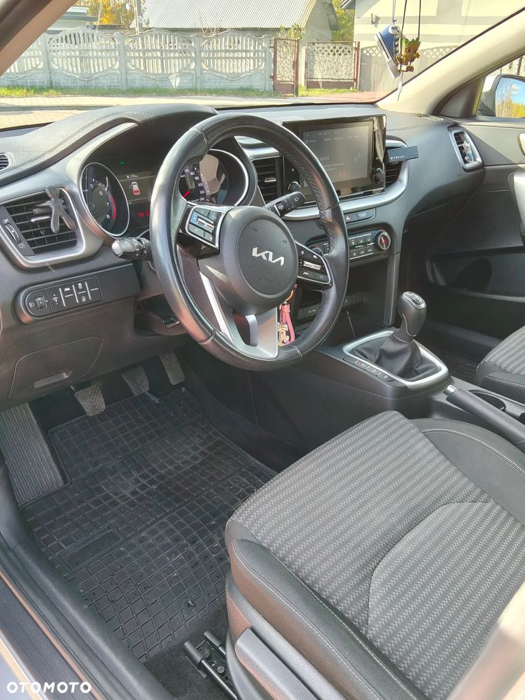 Kia Ceed 1.5 T-GDI M - 12