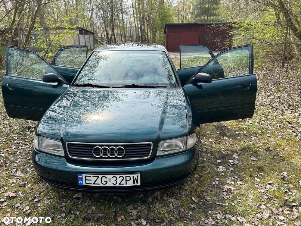 Audi A4 Limousine - 1