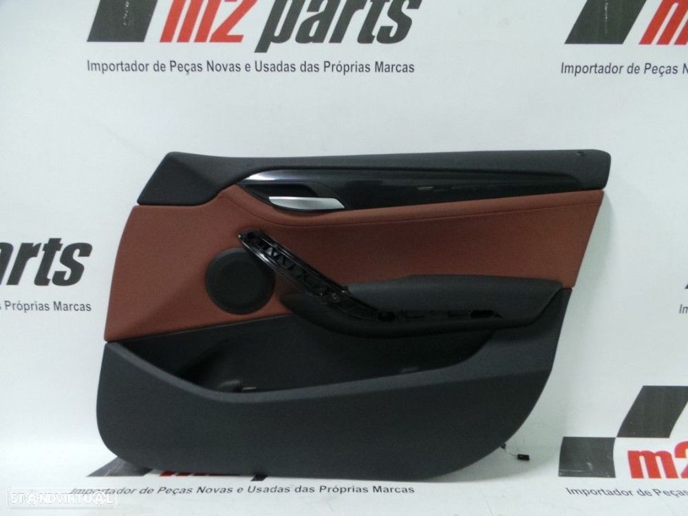 Forra da porta Direito/Frente Seminovo/ Original BMW X1 - 1