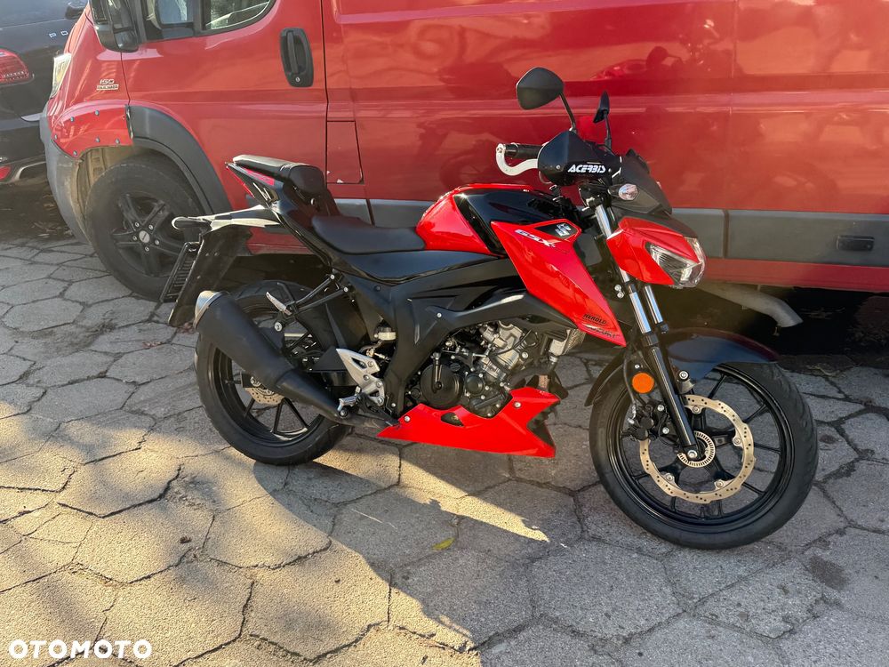 Suzuki GSX - 23