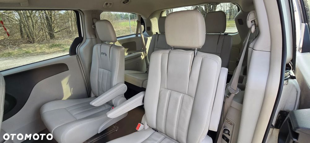 Chrysler Town & Country 3.6 Touring - 23