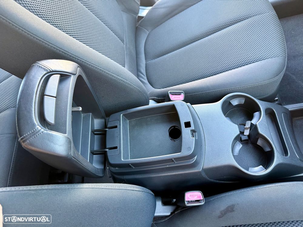 Kia Carens 2.0 CRDi EX - 27