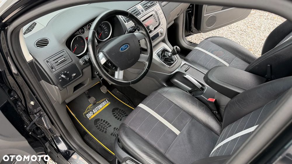 Ford Kuga 2.0 TDCi 2x4 Titanium - 33