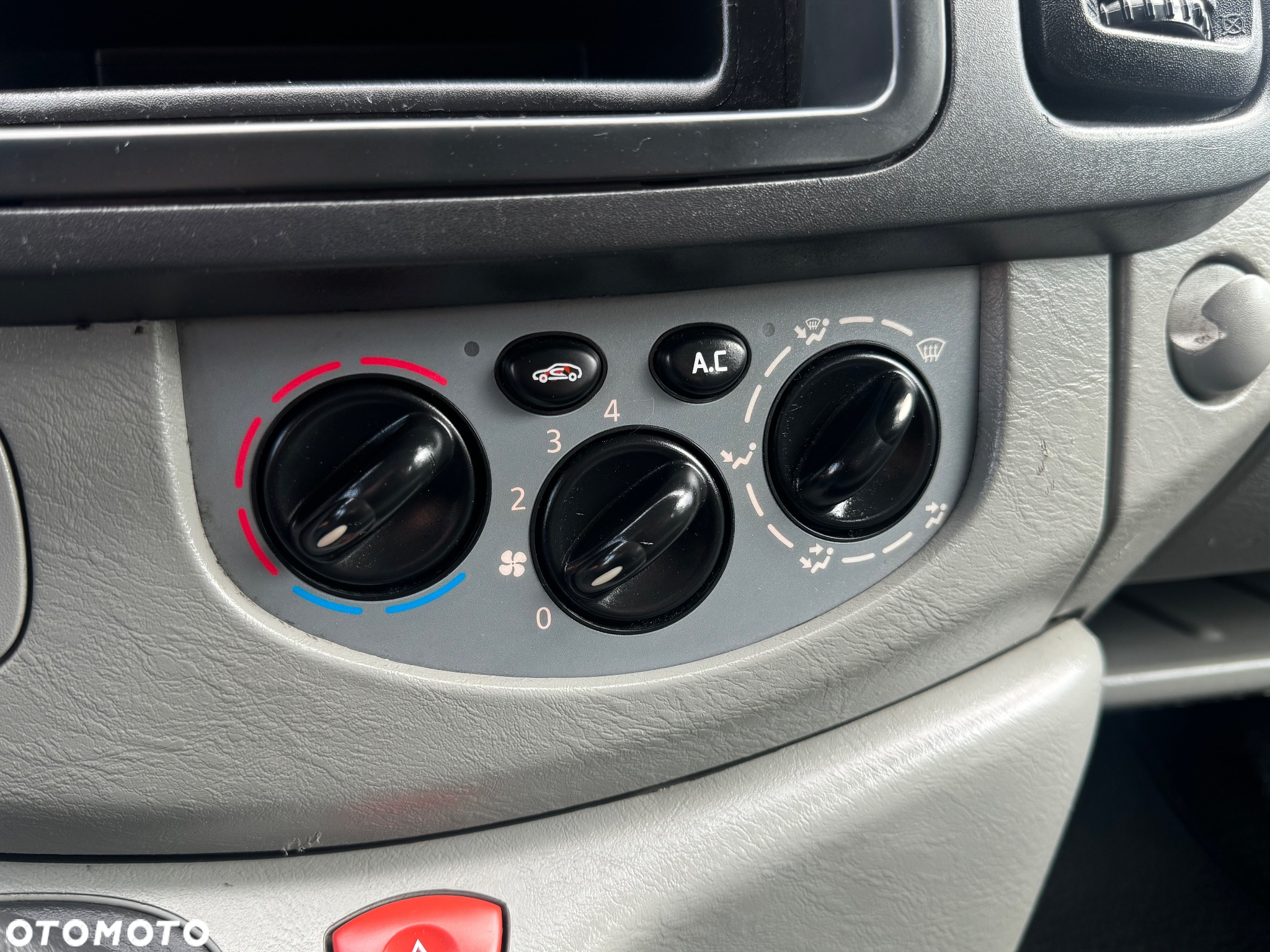 Opel Vivaro - 19