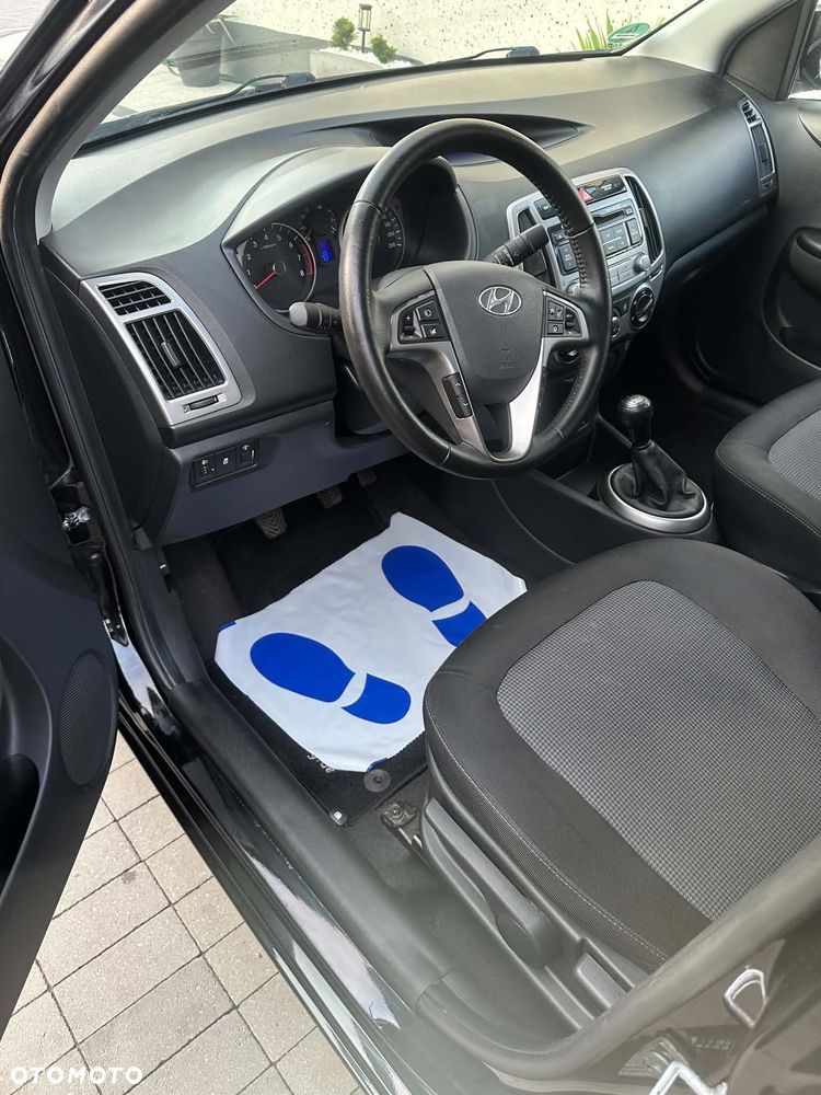 Hyundai i20 1.25 Wersja Jubileuszowa - 13