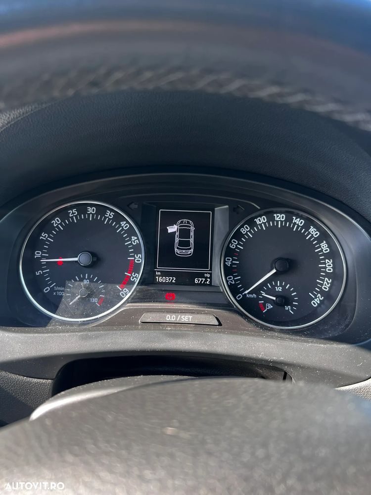 Skoda RAPID - 12