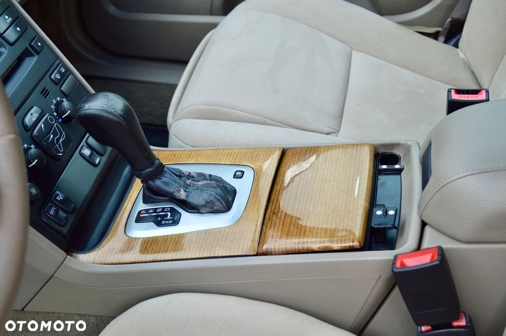 Volvo XC 90 2.4 D5 - 28