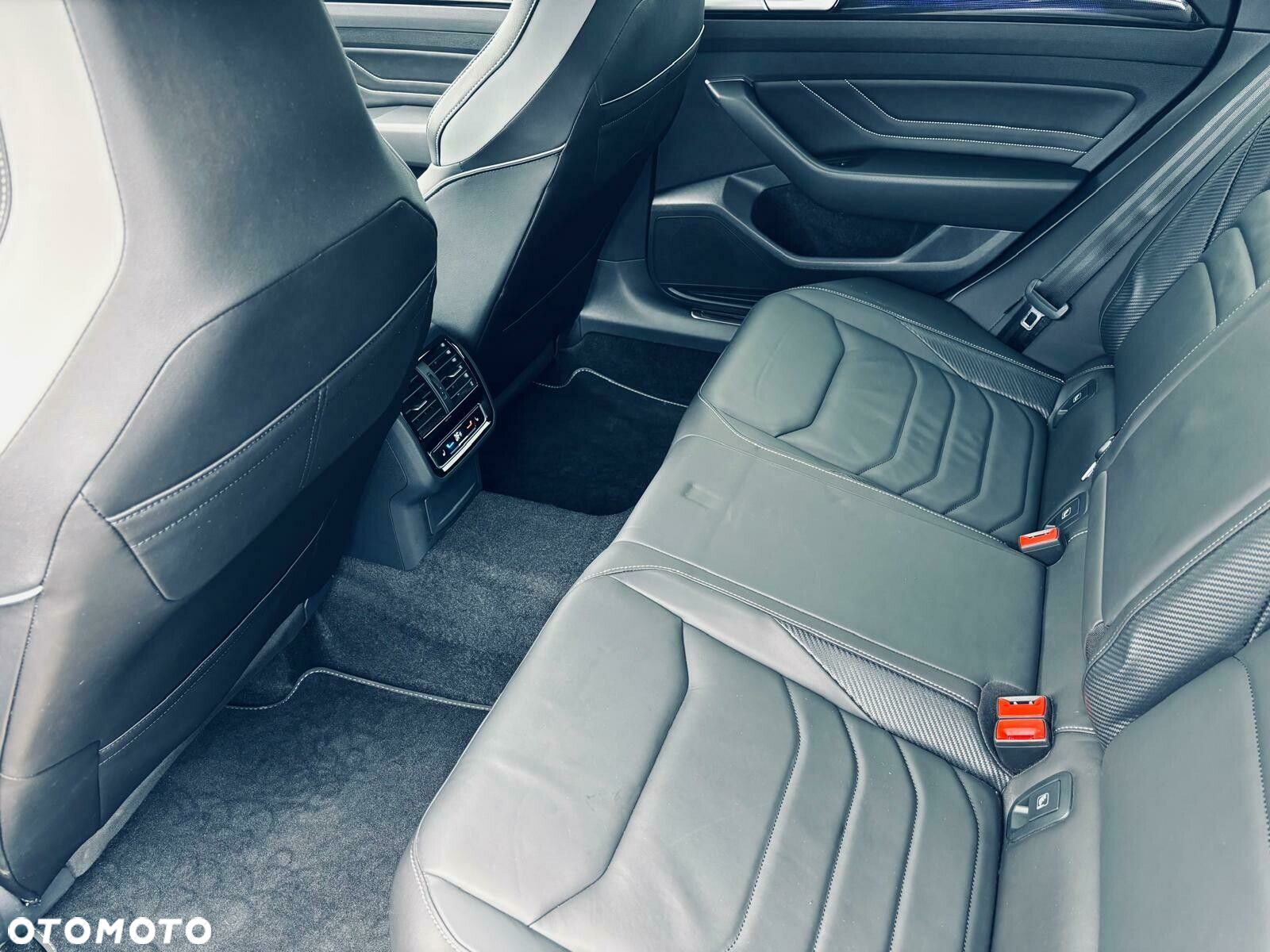 Volkswagen Arteon 2.0 TSI R-Line DSG - 18
