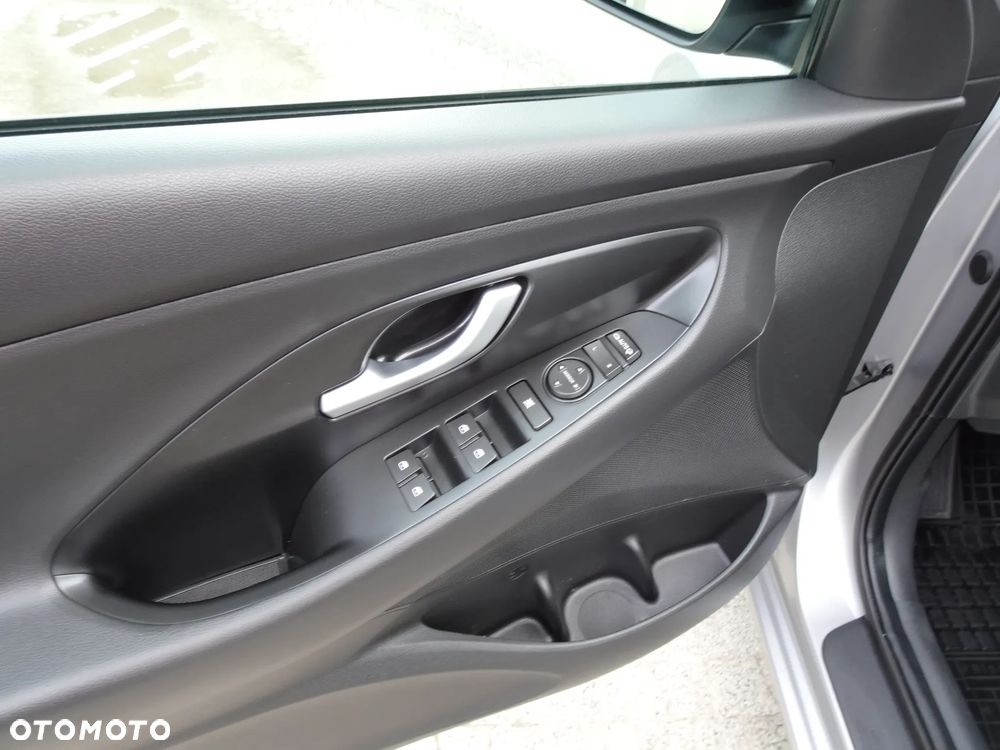 Hyundai i30 1.5 DPI Comfort - 37