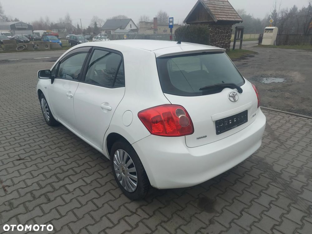 Toyota Auris 1.6 VVT-i Executive - 7