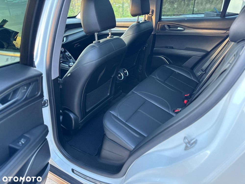 Alfa Romeo Stelvio - 34