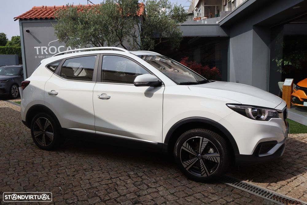 MG ZS EV Luxury - 5