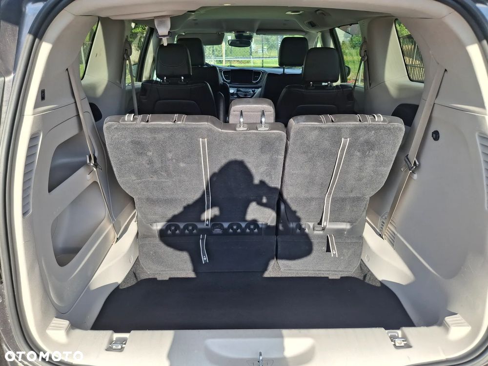 Chrysler Pacifica - 15