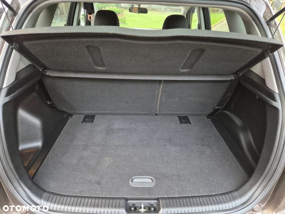 Kia Venga 1.4 CVVT ISG Vision - 25