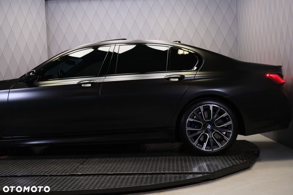 BMW Seria 7 750i xDrive sport - 4