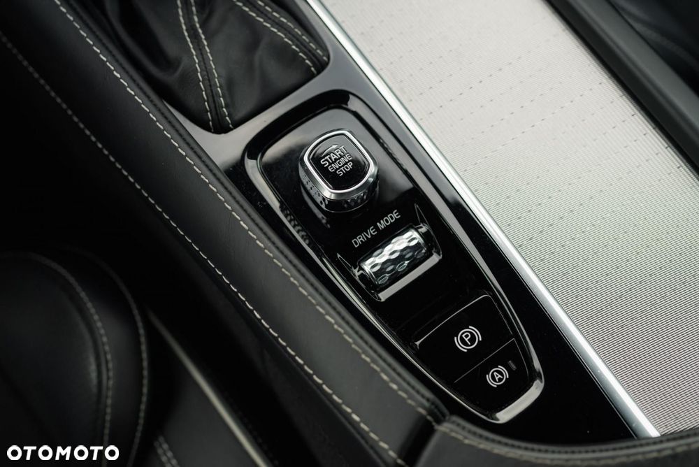 Volvo S90 D5 AWD R-Design - 24