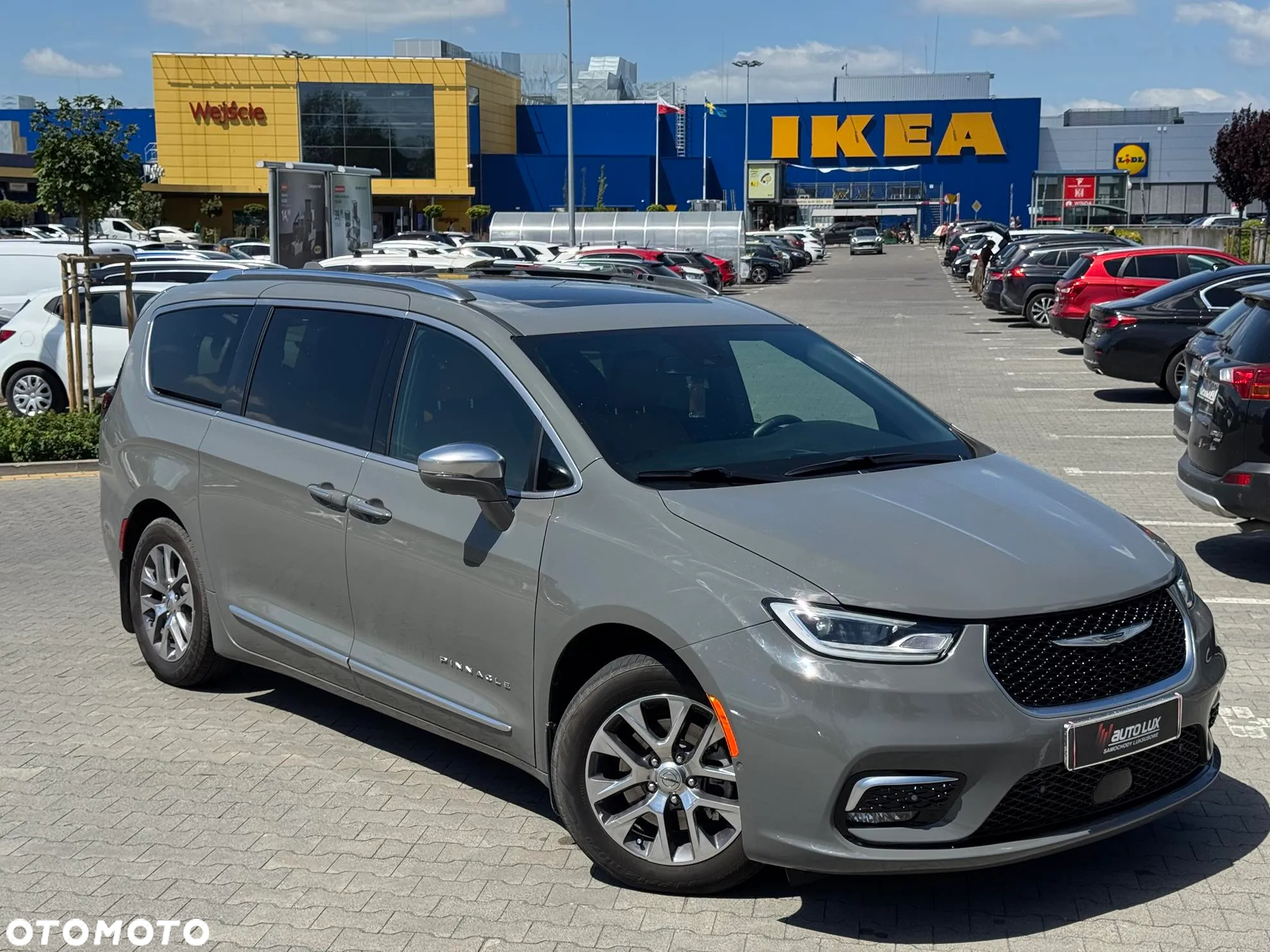 Chrysler Pacifica - 2