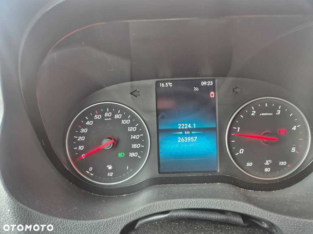 Mercedes-Benz Sprinter - 3