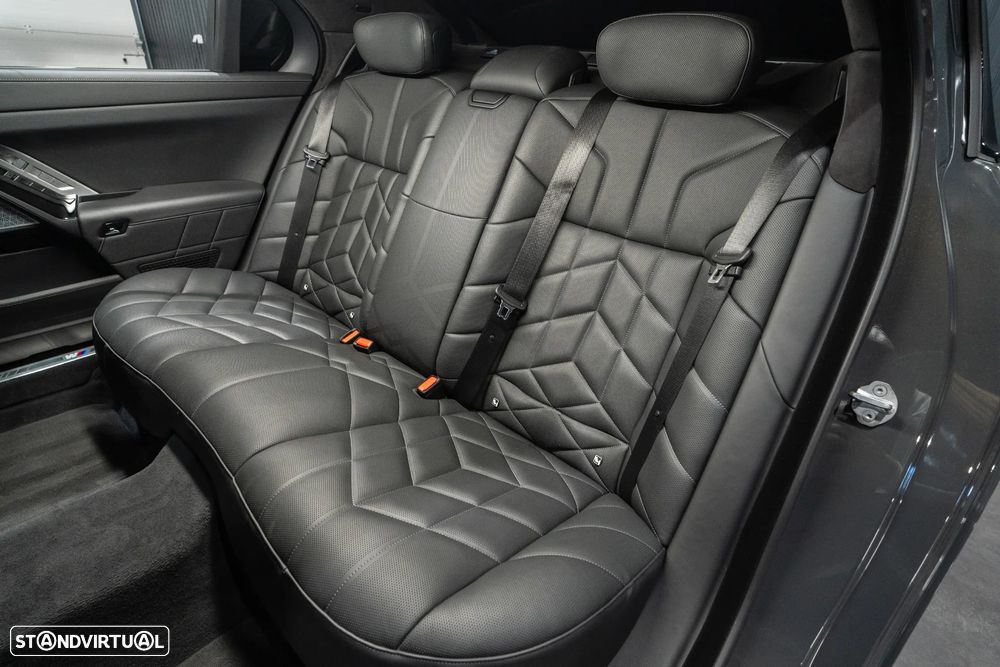 BMW 750 750e xDrive Pack Desportivo M - 28