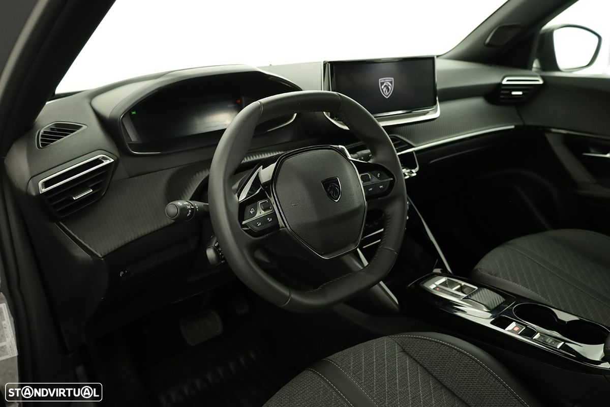Peugeot 2008 1.2 PureTech Allure EAT8 - 7