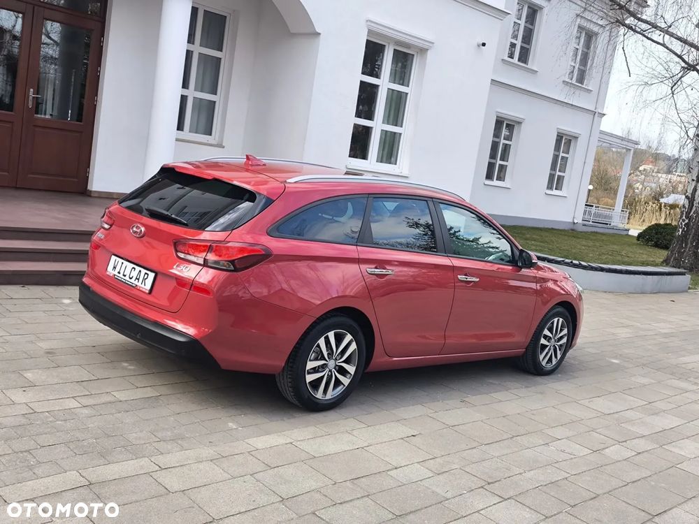 Hyundai i30 blue Kombi 1.6 CRDi Style - 19