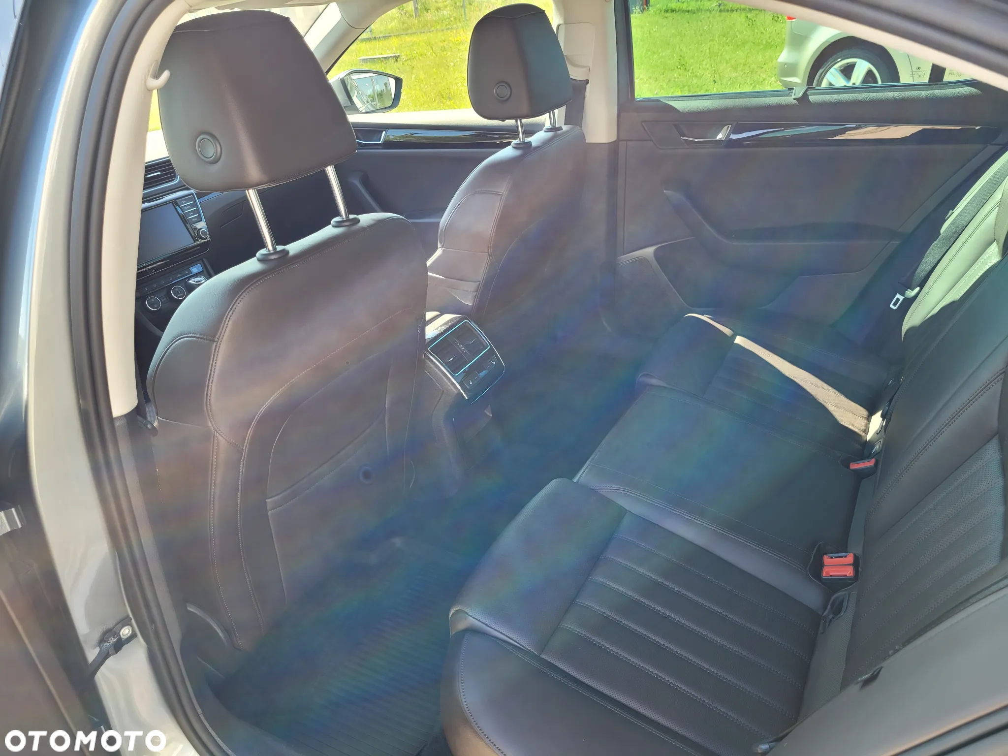 Skoda Superb 2.0 TDI 4x4 L&K DSG - 6