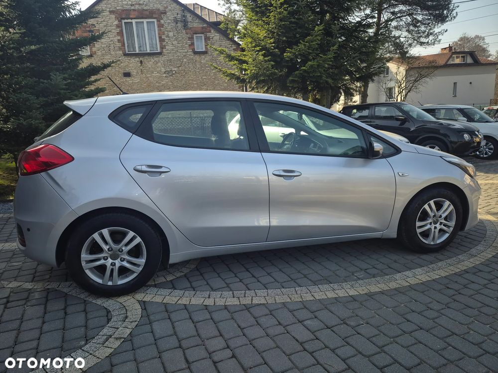 Kia Ceed 1.4 CVVT Dream Team Edition - 25