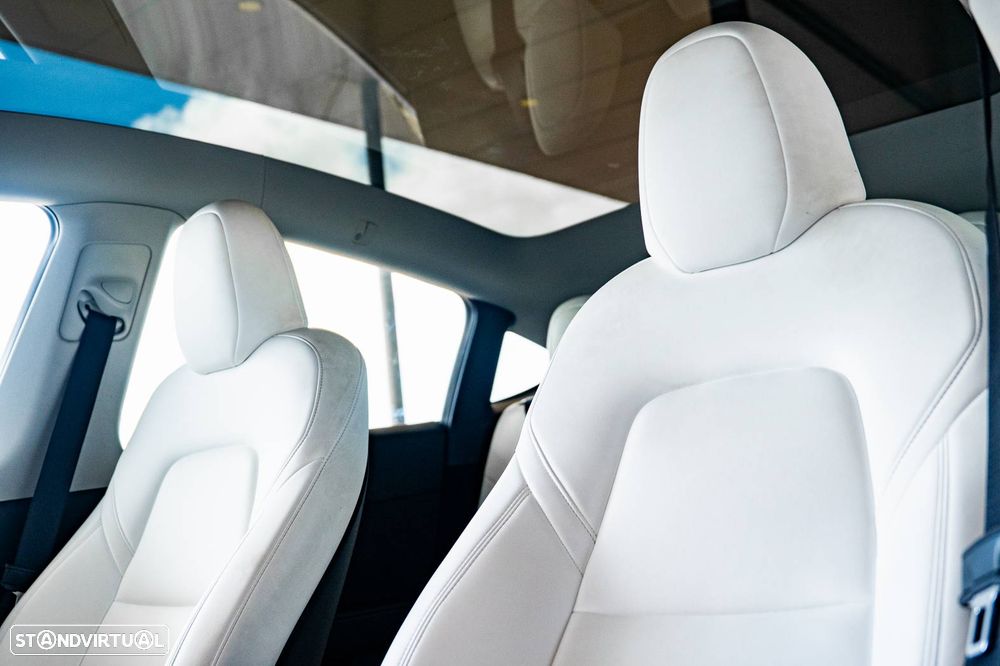 Tesla Model Y Long Range Tração Integral - 18